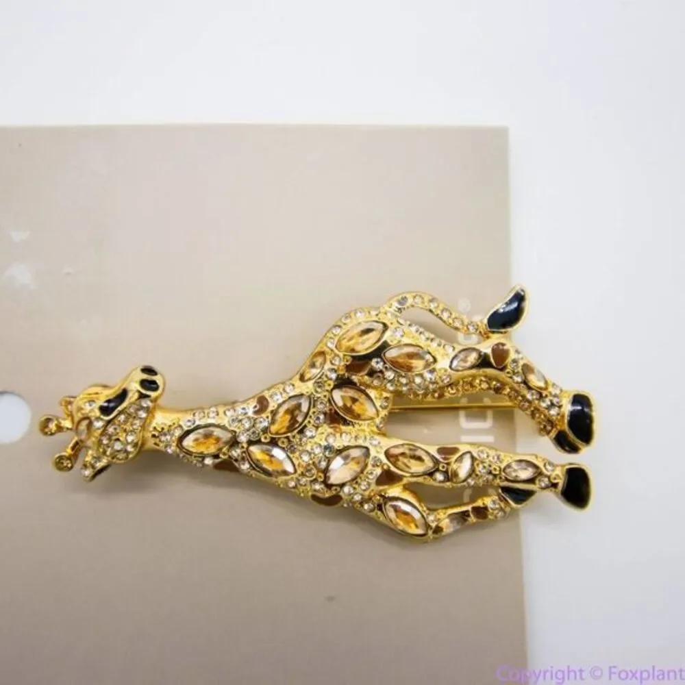 NEW Chico's giraffe brooch pin, color:‎ gold, black